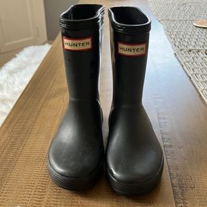Kids size 8 black hunter boots